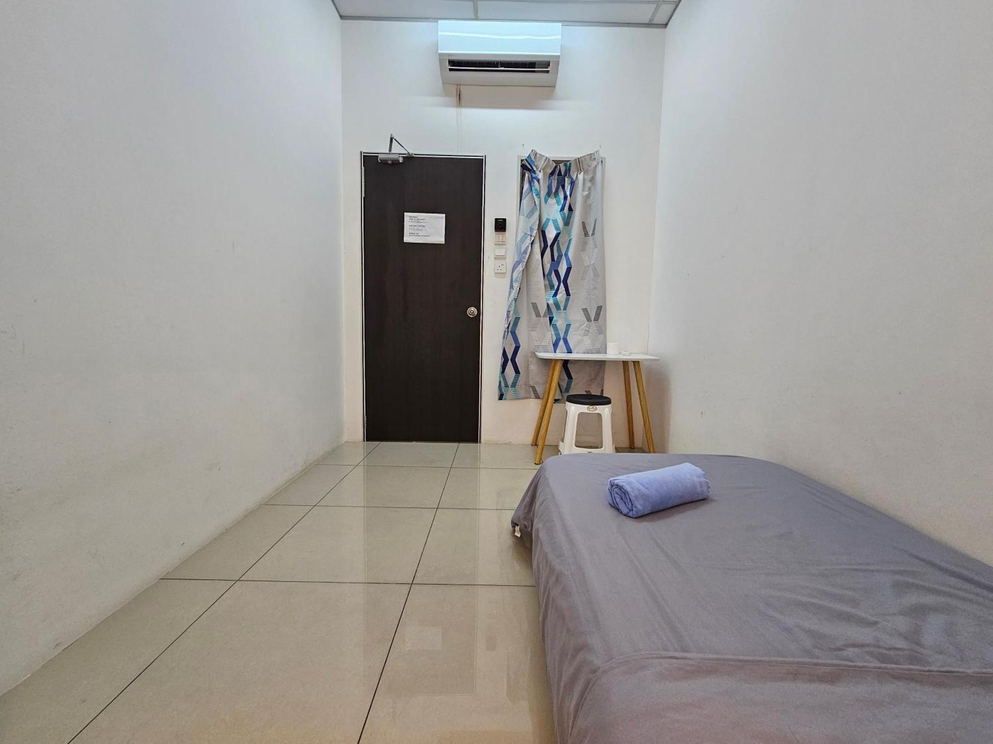 Color Mixed Home Hostel George Town Exterior foto